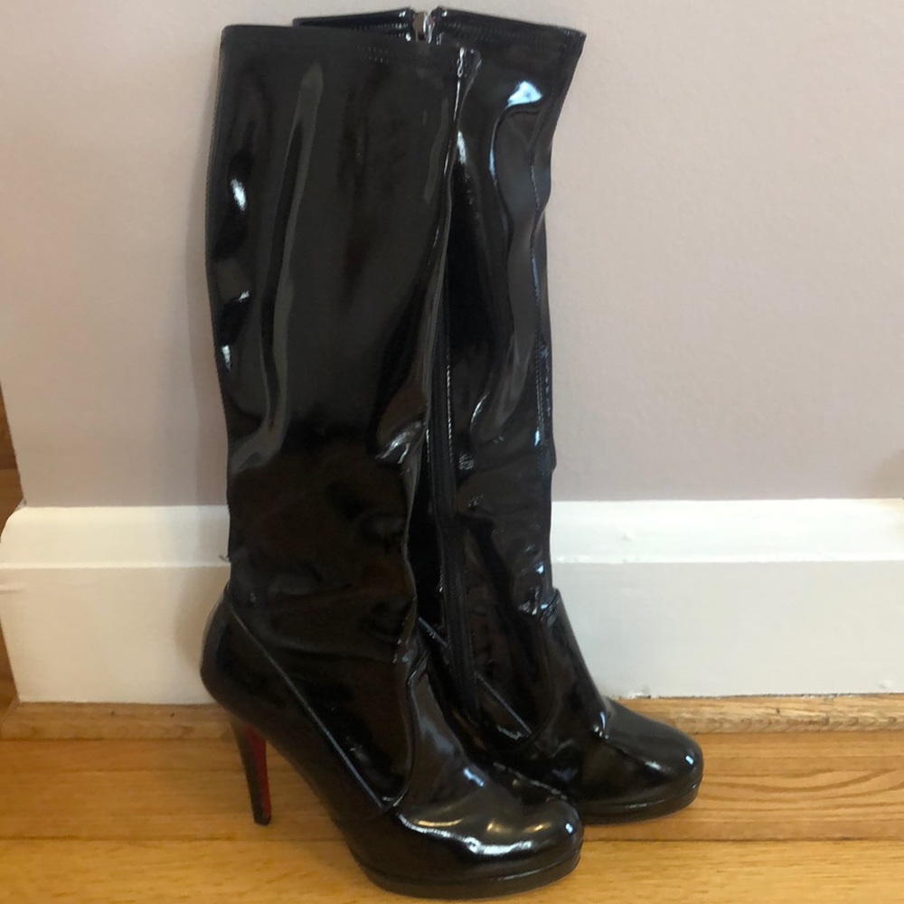 Boots - Picture 2 of 8